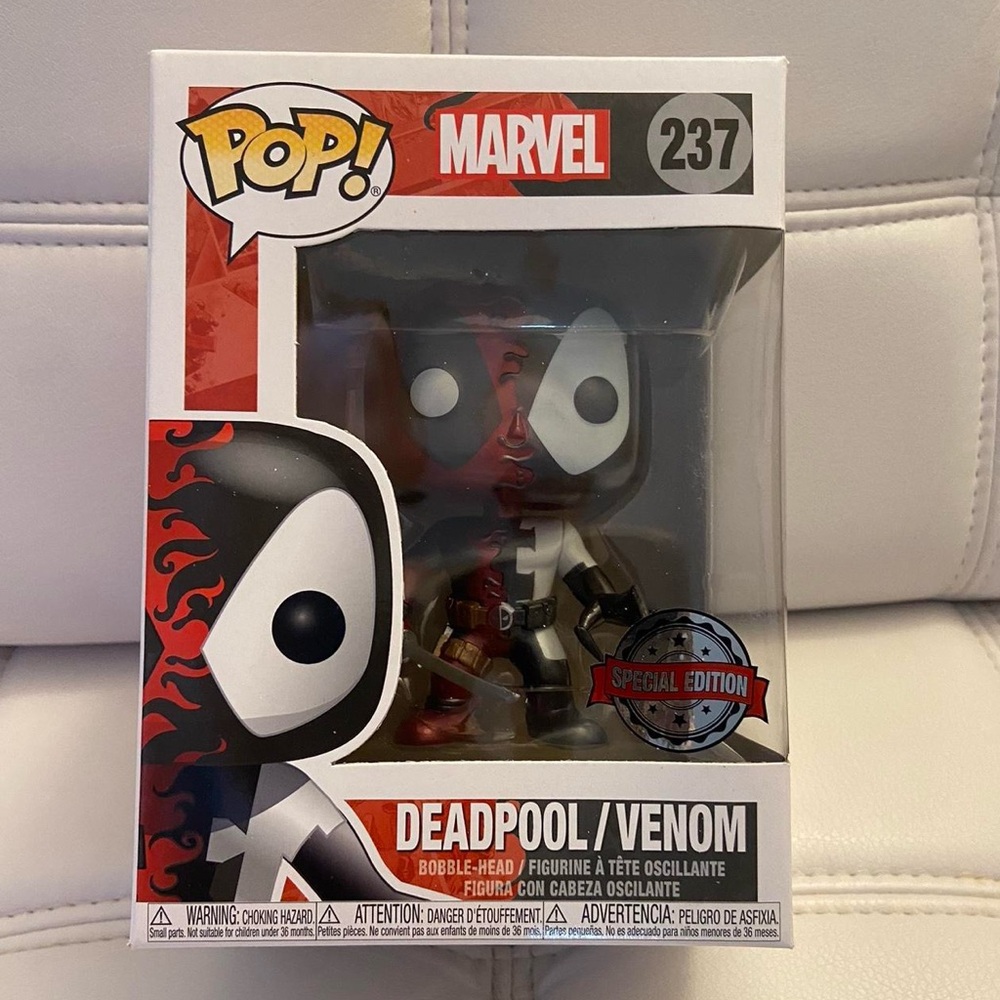 Marvel Deadpool/Venom Funko Pop